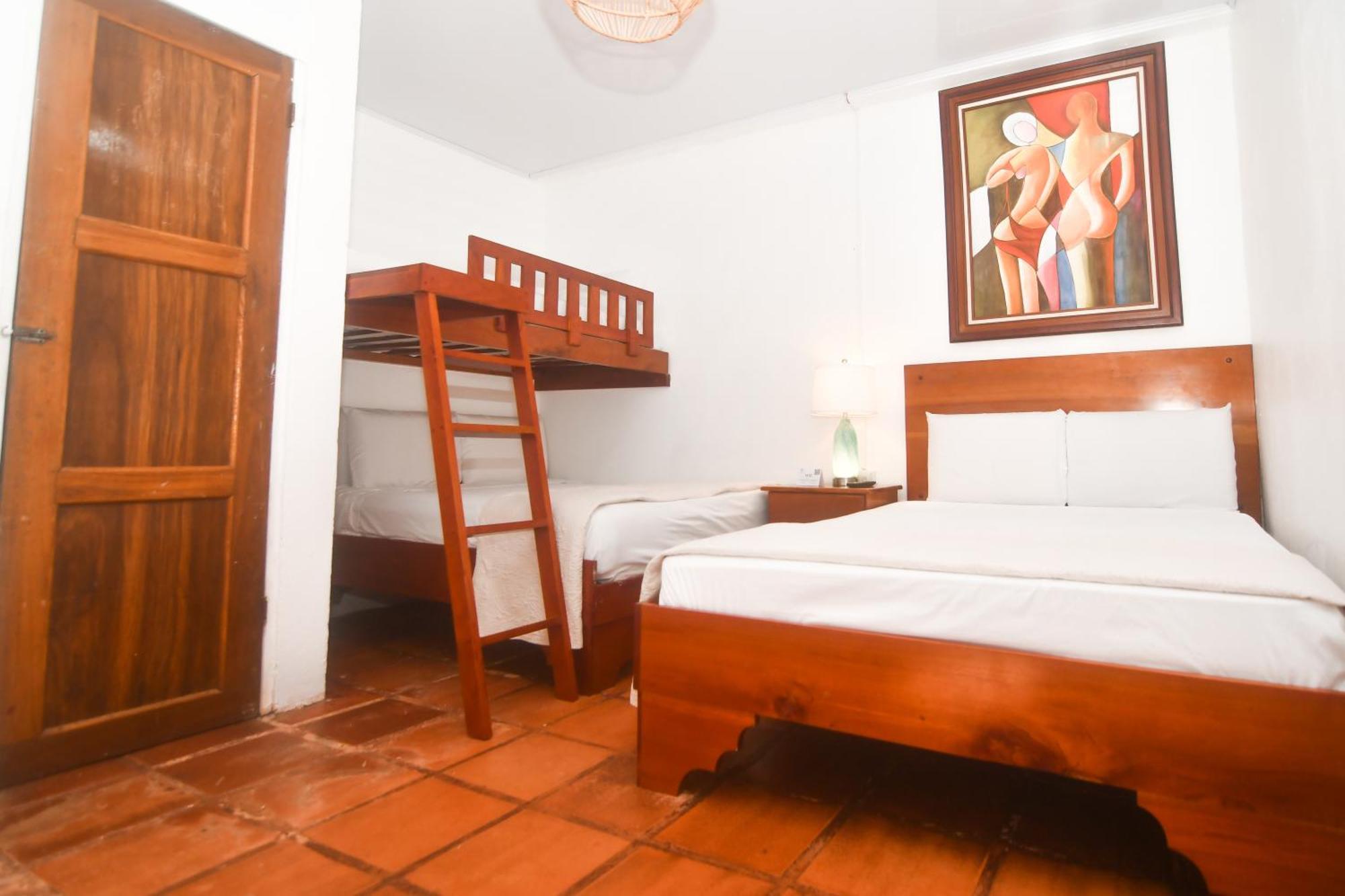 Hotel Aldea Pura Vida プンタレナス エクステリア 写真